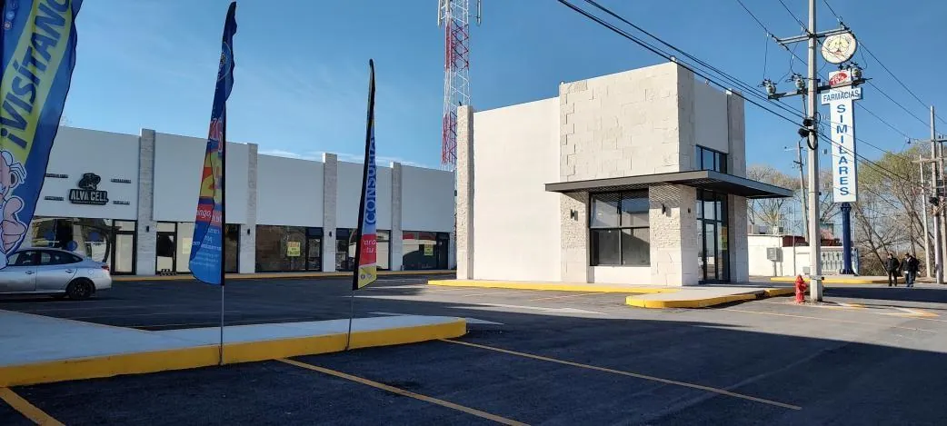 Local 12 con drive thru